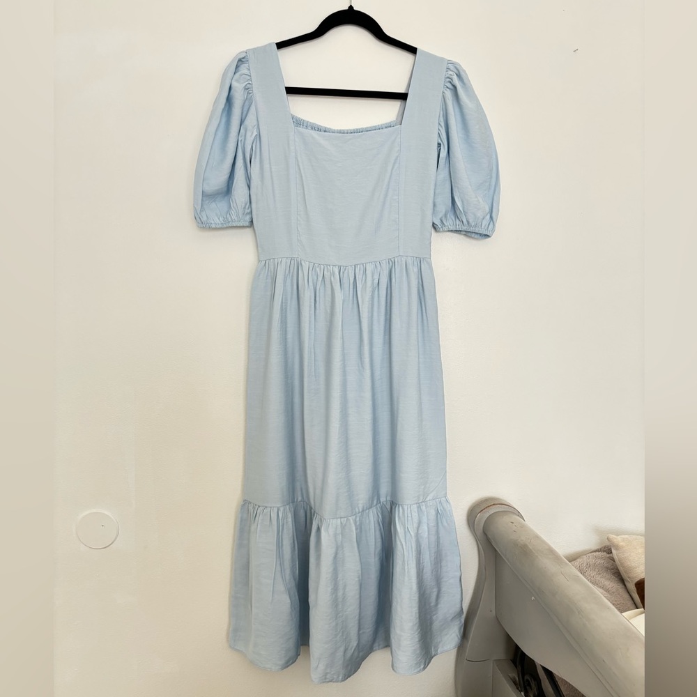 Dress with short sleeves puff. Size Small brand Lea and Viola and square neck